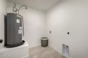 8226 W Meadowbrook Ave, Phoenix, AZ 85033 - Photo 36