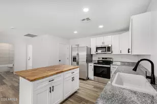 2208 E Alta Vista Rd, Phoenix, AZ 85042 - Photo 10