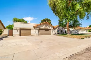 940 E Secretariat Dr, Tempe, AZ 85284 - Photo 4