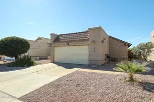 1646 N Comanche Dr, Chandler, AZ 85224 - Photo 1