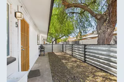3027 N 37th Street #Apt 5, Phoenix, AZ 85018 - Photo 1