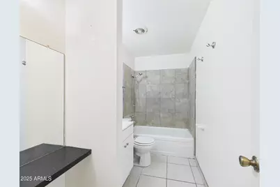 3027 N 37th Street #Apt 5, Phoenix, AZ 85018 - Photo 4