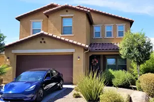 2248 E Ottawa Ln, Phoenix, AZ 85024 - Photo 2