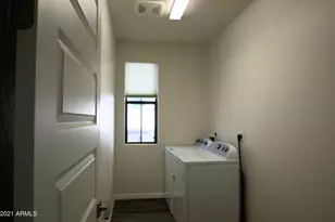 2090 S Dorsey Ln, Tempe, AZ 85282 - Photo 8