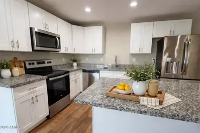 4649 S 38th Glen, Phoenix, AZ 85041 - Photo 2