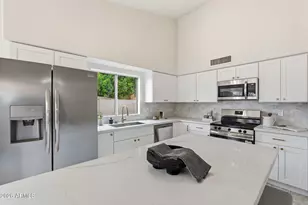 7756 W Hearn Rd, Peoria, AZ 85381 - Photo 14