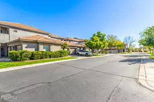 7401 W Arrowhead Clubhouse Dr, Glendale, AZ 85308 - Photo 30