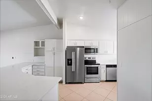 10840 N Fairway Ct W, Sun City, AZ 85351 - Photo 2