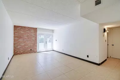 3416 N 44th Street #Unit 8, Phoenix, AZ 85018 - Photo 4