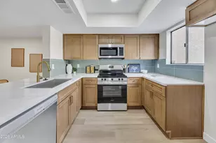 1601 W Sunnyside Dr, Phoenix, AZ 85029 - Photo 6