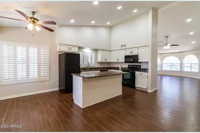 7655 W Sunnyside Drive, Peoria, AZ 85345 - Photo 8