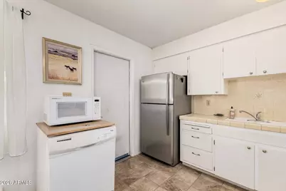 3919 W El Caminito Drive, Phoenix, AZ 85051 - Photo 10