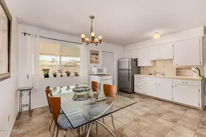 3919 W El Caminito Drive, Phoenix, AZ 85051 - Photo 8