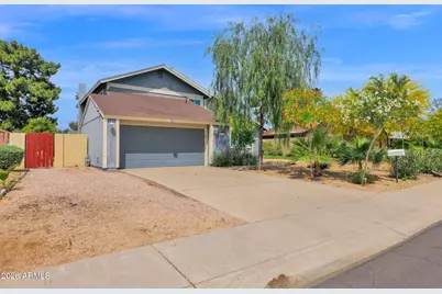 2420 W Mandalay Lane, Phoenix, AZ 85023 - Photo 1