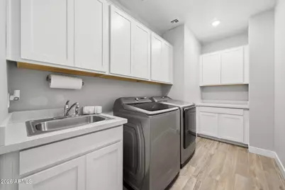 13963 W Cypress Street, Goodyear, AZ 85395 - Photo 10