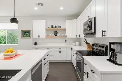 2922 E Blanche Drive, Phoenix, AZ 85032 - Photo 2