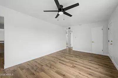 2719 W Echo Lane, Phoenix, AZ 85051 - Photo 8