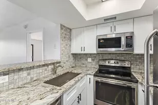 3601 W Tierra Buena Ln, Phoenix, AZ 85053 - Photo 10