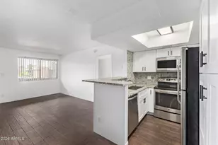 3601 W Tierra Buena Ln, Phoenix, AZ 85053 - Photo 10