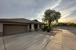3251 W Vista Bonita Dr, Phoenix, AZ 85027 - Photo 2