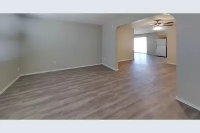 8102 W Heatherbrae Drive, Phoenix, AZ 85033 - Photo 14