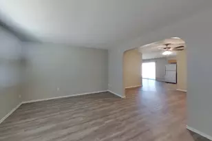 8102 W Heatherbrae Dr, Phoenix, AZ 85033 - Photo 14