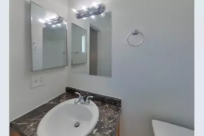 8102 W Heatherbrae Drive, Phoenix, AZ 85033 - Photo 26