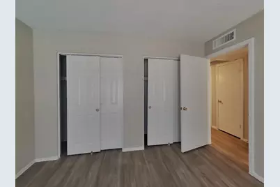 8102 W Heatherbrae Drive, Phoenix, AZ 85033 - Photo 4