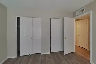 8102 W Heatherbrae Dr, Phoenix, AZ 85033 - Photo 4