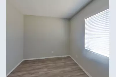 8102 W Heatherbrae Drive, Phoenix, AZ 85033 - Photo 28