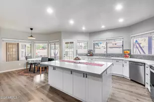 1042 W Newport Beach Dr, Gilbert, AZ 85233 - Photo 1