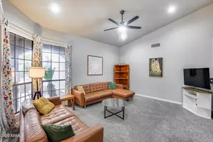 1042 W Newport Beach Dr, Gilbert, AZ 85233 - Photo 4