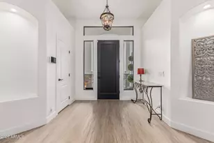 300 S Banning Ct, Gilbert, AZ 85296 - Photo 6