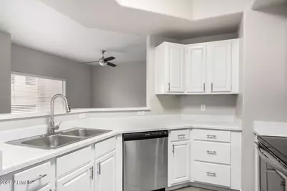 13700 N Fountain Hills Boulevard #217, Fountain Hills, AZ 85268 - Photo 4