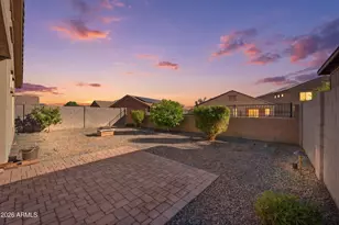 8881 W Cameron Dr, Peoria, AZ 85345 - Photo 30