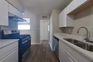 3721 W Seldon Ln, Phoenix, AZ 85051 - Photo 4