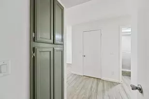 1075 E Chandler Blvd, Chandler, AZ 85225 - Photo 16