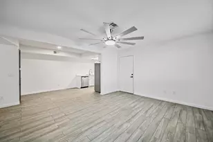 1075 E Chandler Blvd, Chandler, AZ 85225 - Photo 2