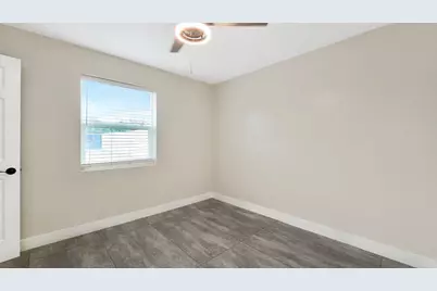 1216 E Desert Park Lane, Phoenix, AZ 85020 - Photo 18