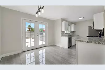1216 E Desert Park Lane, Phoenix, AZ 85020 - Photo 8