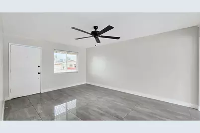 1216 E Desert Park Lane, Phoenix, AZ 85020 - Photo 6