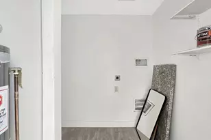 1216 E Desert Park Ln, Phoenix, AZ 85020 - Photo 32