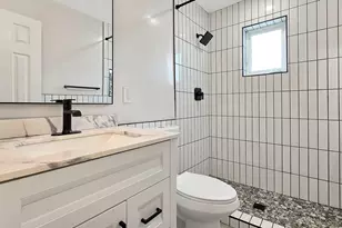 1216 E Desert Park Ln, Phoenix, AZ 85020 - Photo 14