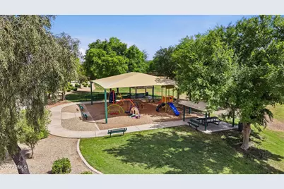 1300 S Heritage Drive, Gilbert, AZ 85296 - Photo 32