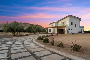 11209 S 39th Ln, Laveen, AZ 85339 - Photo 1