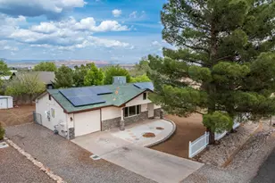 208 W Whipple Dr, Cottonwood, AZ 86326 - Photo 2