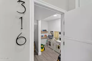 21931 N 62nd St, Phoenix, AZ 85054 - Photo 8