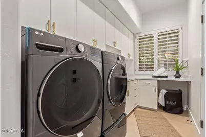 10175 E Cochise Drive, Scottsdale, AZ 85258 - Photo 14