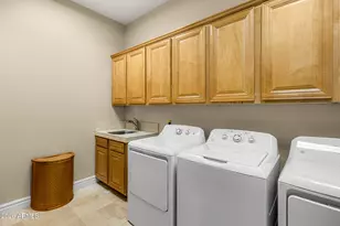 1402 E Coral Cove Dr, Gilbert, AZ 85234 - Photo 36