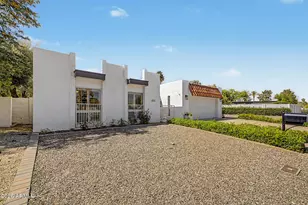 621 E Calavar Rd, Phoenix, AZ 85022 - Photo 2